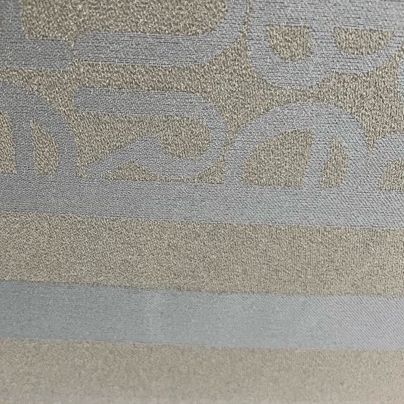 HENRI BENDEL CLASSICS SPARKLE PASHMINA - Picture 6 of 13